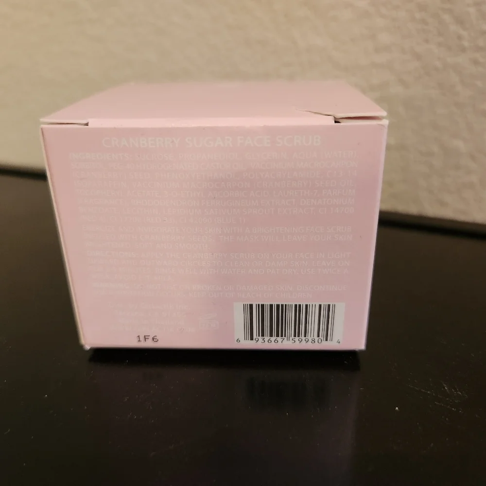 Girlactik Cranberry Sugar Face Scrub